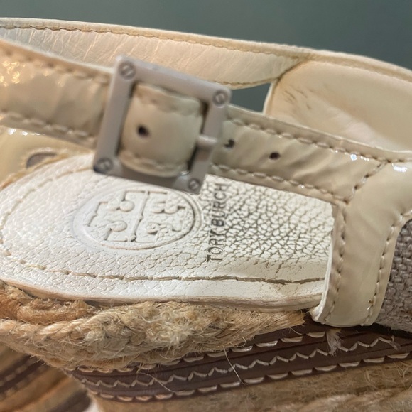 Tory Burch platform wedge 5.5 heel- white, cream and tan - Picture 4 of 5